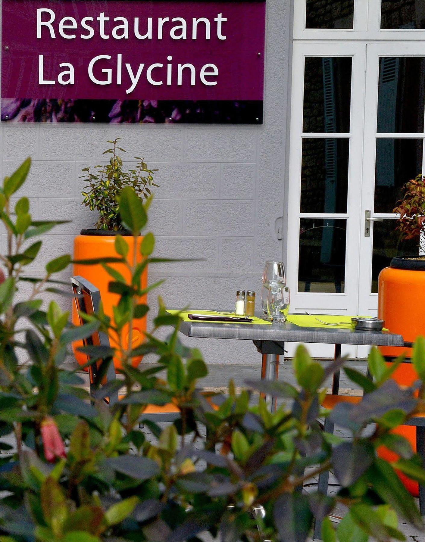 Logis Hotel-Restaurant Le Fontarabie Fontenay-le-Comte Exterior foto