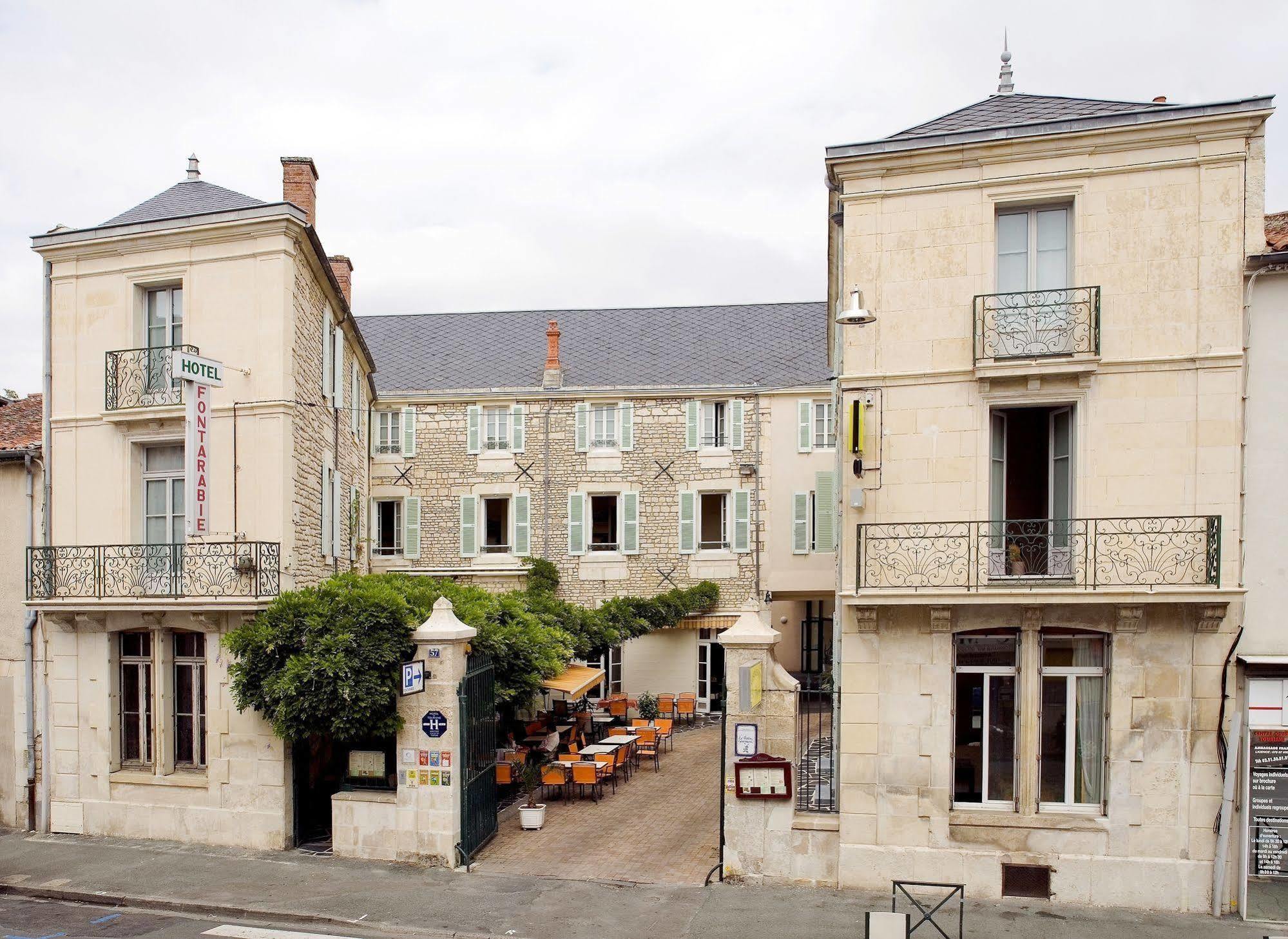 Logis Hotel-Restaurant Le Fontarabie Fontenay-le-Comte Exterior foto